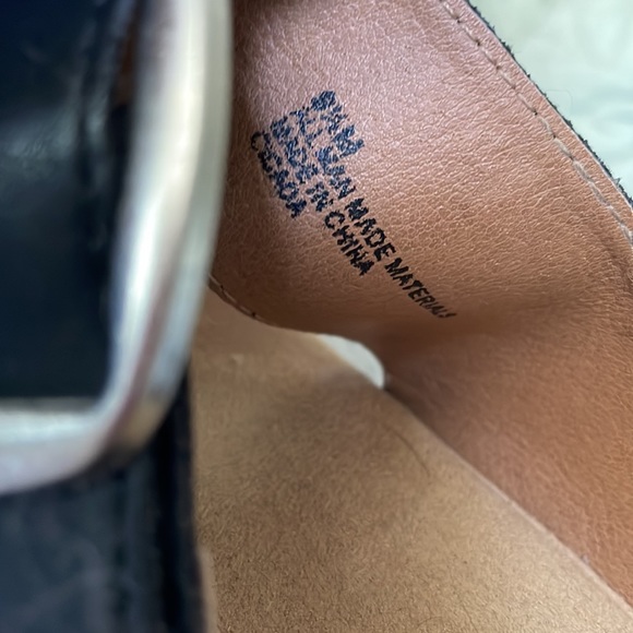 Women’s Size 9 1/2M Black Two-Strap Sandals with cork wedge bottoms - Picture 9 of 11